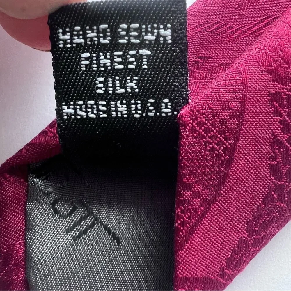 Robert Talbott Vintage Pure Silk Hand Sewn Golf Scene  Neck Tie Business Casual